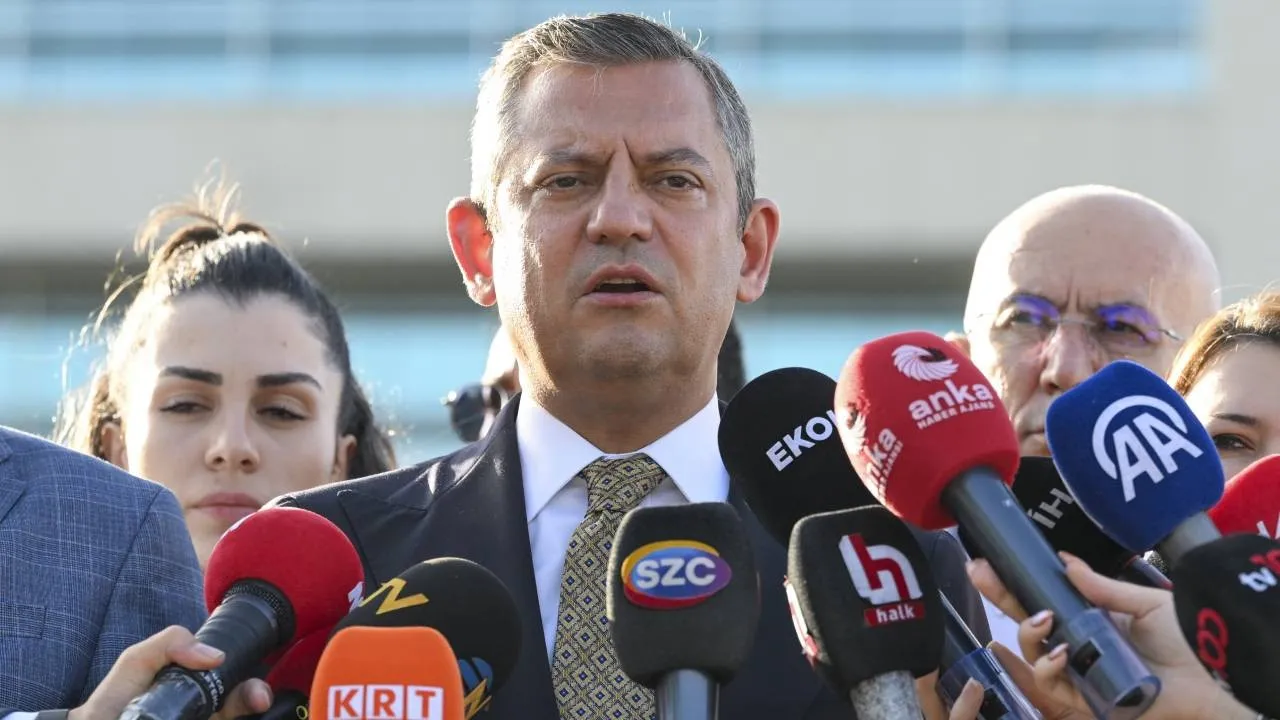 chp lideri ozgur ozelden asgari ucrete zam cagrisi rakam verdi pole cover.jpg