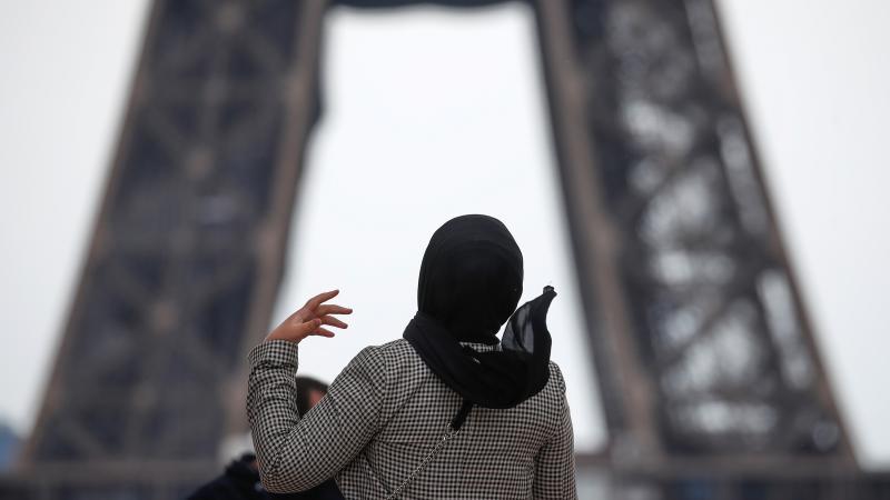 fransa hijab 2260944 1