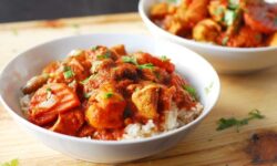 Guney Afrika mutfagindan gelen lezzet Cape Malay Kori Soslu Tavuk